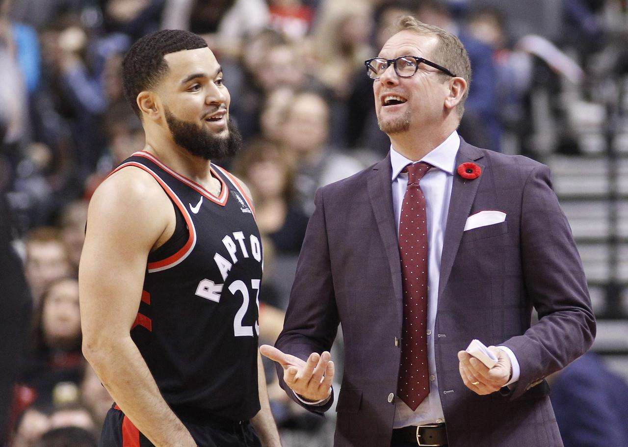 球员指责裁 球员指责裁